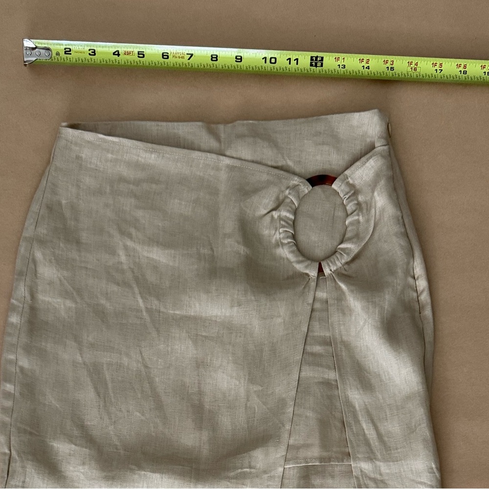 NWT/ Zara / Size XS / Elegant Beige Skirt with Ring Detail - Picture 3 of 10